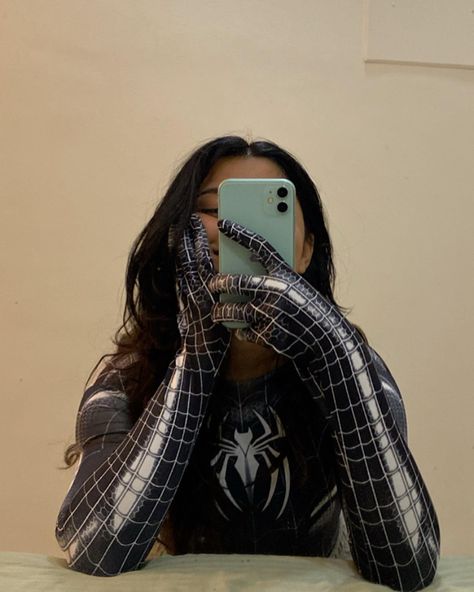 #spiderman #cosplay #marvel She Venom Cosplay, Spiderman Cosplay Girl, Spiderwoman Cosplay, Female Venom, She Venom, Venom Cosplay, Gwen Cosplay, Spider Gwen Cosplay, Symbiotes Marvel