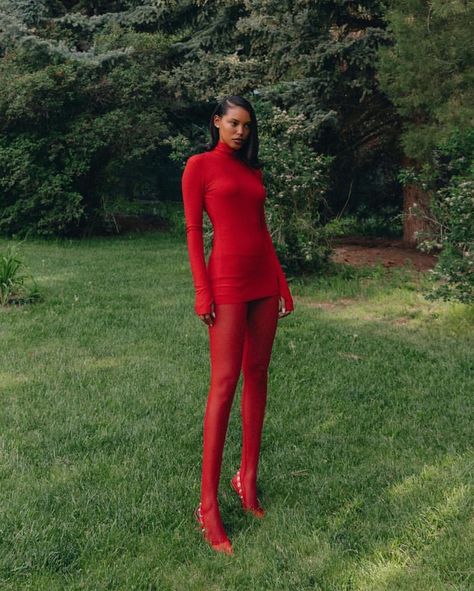 Dinner Outfit Ideas, Red Tights, Dinner Outfit, Fashion Mistakes, Red Outfit, Mode Inspiration, Lookbook Outfits, Fashion Killa, Holiday Outfits