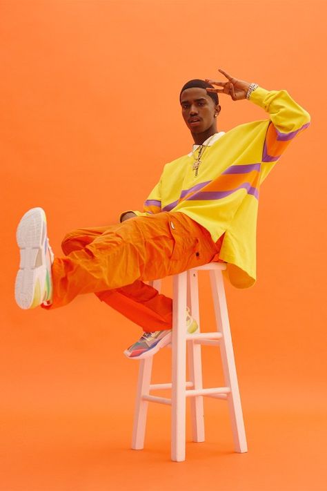 Christian Combs Stunts in the Colorful PUMA LQDCELL Optic #sneakers #kicks #shoes Christian Combs, Fotografi Digital, 사진 촬영 포즈, Human Poses Reference, Foto Poses, Figure Poses, Poses References, Human Poses, Cool Poses