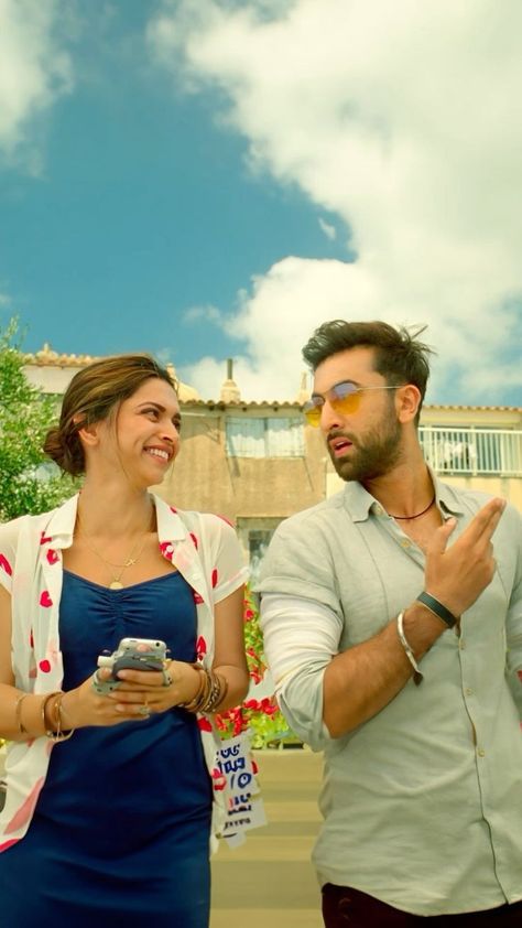 Tamasha Movie, Quotes Love Life, Bollywood Wallpaper, Happy Birthday Clip Art, Vintage Bollywood Aesthetic, Zayn Malik Style, Healing Relationships, Deepika Padukone Style, Bollywood Pictures