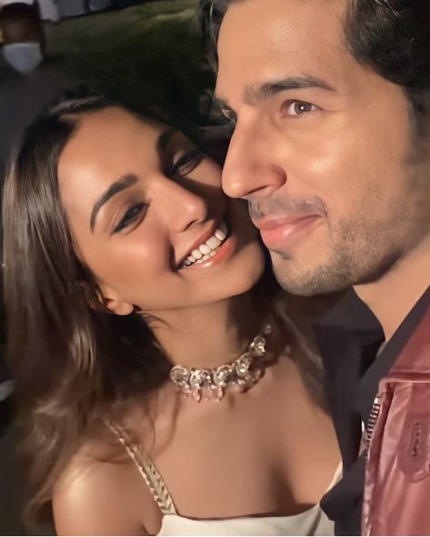 In frame: My two lovelies... Sidharth malhotra and kiara advani🦋 Sid Kiara Wedding Pics, Siddhartha Malhotra And Kiara Advani, Sidkiara Aesthetic Pics, Sidharth Malhotra And Kiara Advani Wedding, Siddarth Malhotra And Kiara Advani, Sidkiara Aesthetic, Sidharth Malhotra Cute, Siddharth And Kiara, Siddharth Kiara