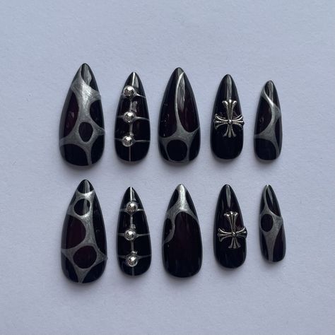 Black Silver Nails, Punk Nails, Gothic Nails, Goth Nails, Simple Gel Nails, Pointed Nails, Grunge Nails, Nails Desing, Silver Nails