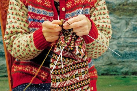 Punto Fair Isle, Maglia Fair Isle, Motif Fair Isle, Textile Museum, Fair Isles, Fair Isle Knitting Patterns, Chunky Knitting Patterns, Vintage Trends, Fair Isle Pattern