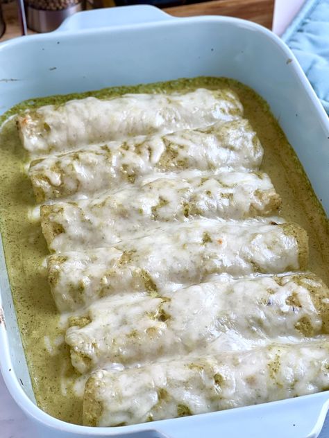 Enchiladas Suizas - Creamy Green Salsa, Chicken Enchiladas Suiza, Balanced Homemade Dog Food Recipe, Enchiladas Corn Tortillas, Green Chicken Enchiladas, Enchiladas Suizas, Dog Food Recipe, Mexican Pork, Oaxaca Cheese