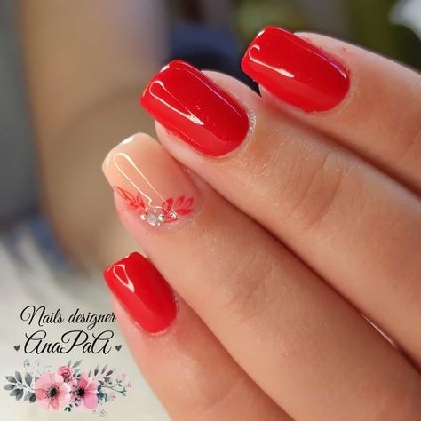 Kapping,sobre uña natural. #rojo #SanValentin #mesdelamor💖 Nails Rojas Cortas, Short Red Nails, Silver Nail Designs, Multicolored Nails, Gel Nail Art Designs, Work Nails, Blush Nails, Casual Nails, Red Nail Designs