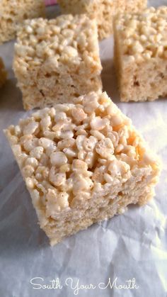 These rice krispie treats are ridiculous. And that’s why I love them more than any other rice krispie treats I’ve ever had. These aren't your plain-jane, back-of-the-box-recipe crispy rice treats. The Best Ever Rice Krispie Treats, Buttery Rice Crispy Treats, Fluffy Rice Krispie Treats, Rice Crispie Squares Recipe, Rice Crispy Squares, Rice Crispie, Rice Treats, Krispy Treats, Crispy Rice