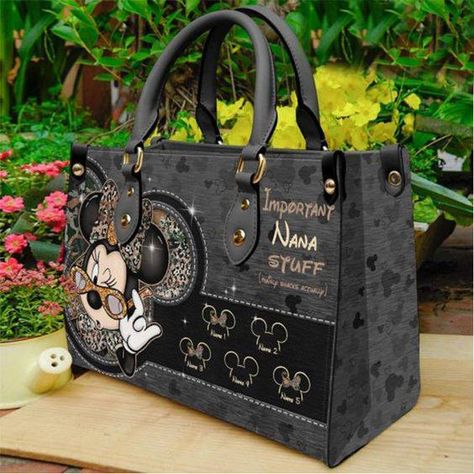 Mickey and Minnie Mouse Fan Group | https://www.presgloble.com/collections/mickey-and-minnie-mouse-lovers-2/products/mm-leather-bag-vh263-ptd Miki Fare, Personalized Leather Handbag, Sunglasses Small, Princesa Tiana, Disney Handbags, Personalized Grandma, Vegas Golden Knights, Leather Handbags Women, Golden Knights