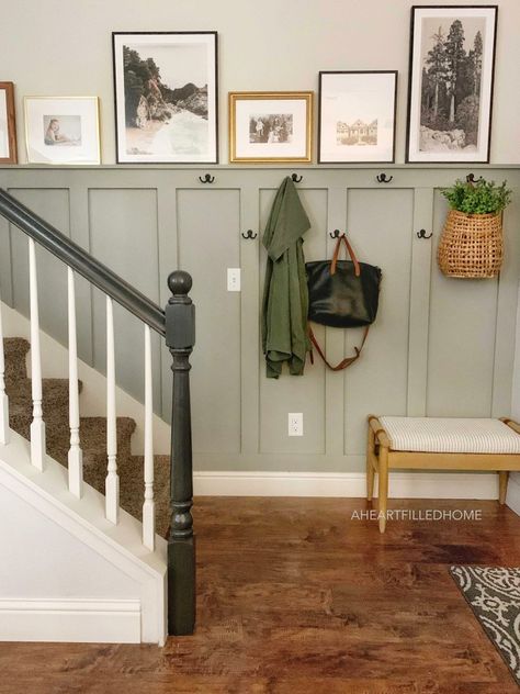 DIY Board And Batten Entryway - A Heart Filled Home | DIY & Home Decor Board And Batten Entryway, Batten Entryway, Vstupná Hala, Diy Board And Batten, Board And Batten Wall, Hal Decor, Hus Inspiration, Home Entrance Decor, Board And Batten