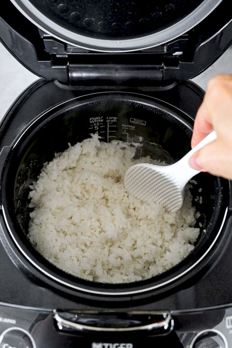 How To Cook White Rice and Brown Rice In A Rice Cooker: Easy Step By Step Instructions | Pickled Plum Brown Rice Rice Cooker, Rice In A Rice Cooker, Rice Cooker Recipes, Cooking White Rice, How To Cook Rice, White Rice, Rice Cooker, Brown Rice, How To Cook