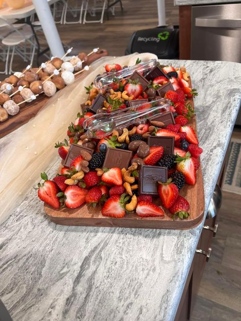 Chocolate Charcuterie Board, Chocolate Charcuterie, Snack Platters, Fundraiser Food, Charcuterie Board Wedding, Snack Platter, Party Food Buffet, Charcuterie Inspiration, Charcuterie Platter