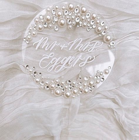 LettersbyKG - Etsy Pearl Wedding Decorations, Pearls Wedding Theme, Elegant Wedding Cake Toppers, Wedding Diys, Wedding Cake Pearls, Silver Wedding Cake, Engagement Cake Toppers, Pearl Anniversary, Pearl Cake