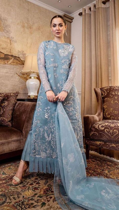 Latest Party Wear Dresses, Party Wear Outfits, Plazzo Suits, Dress Pakistani, Desi Dress, Pakistani Formal Dresses, Heavy Dresses, Casual Dressing, Girls Dress Outfits