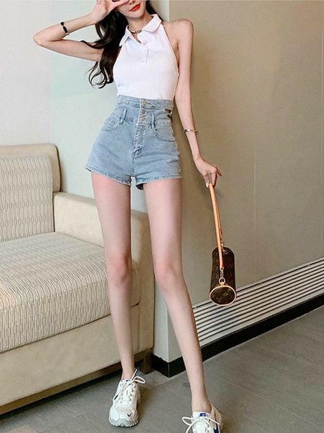 Shorts Outfit Korean, Short Outfits Korean, Streetwear High Fashion, Highwaist Jeans, Denim Shorts Outfit, Jeans Fits, Outfit Korean, Slim Fit Dresses