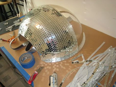 Mirrorball Costume, Disco Costume Diy, Disco Ball Halloween Costume, Halloween Disco Ball, Disco Ball Halloween, Disco Ball Costume, Cd Mirror, Gogo Dancer Outfits, Diy Disco Ball