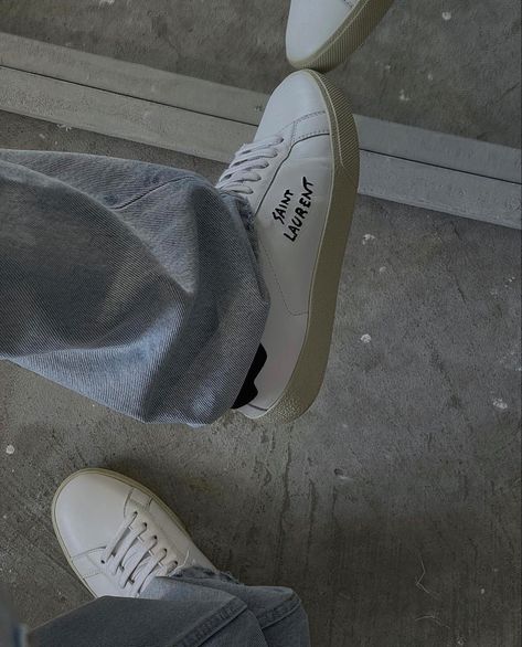 Shoes Basic, Saint Laurent Sneakers, Sneakers Outfit Men, Basic Shoes, Super Rich Kids, Fashion Suits For Men, Vintage Fits, Stockholm Fashion, Winter Fits