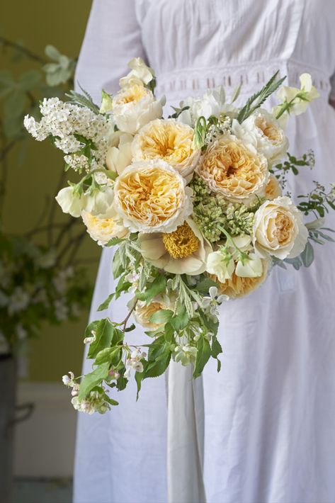 Light Yellow Weddings, David Austin Wedding, Yellow Bridal Bouquets, Yellow Rose Bouquet, Yellow Wedding Bouquet, Yellow Wedding Theme, Green Wedding Bouquet, Spring Rose, Green Wedding Flowers