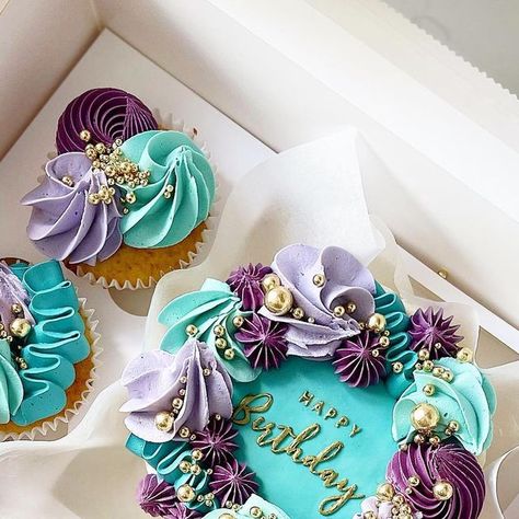 Teal And Gold Cake, Blue And Purple Cake, Turquoise Cake, Cake Bento, Purple Cakes, Poke Cakes, Cupcake Designs, Gold Cake, Cake Makers