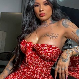 Chicanas Worldwide (@chicanas_worldwide) • Instagram photos and videos Tatu Baby, Brown Pride, Arabian Beauty Women, Brown Eyed Girls, Beautiful Curves, Classy Women, Beauty Women, Off Shoulder Dress, Strapless Dress