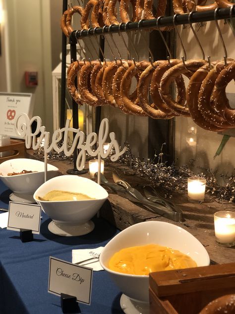 Soft Pretzels are The Perfect Way to End the Day Pretzel Display, Snacks Wedding, Wedding Late Night Snacks, Wedding Reception Snacks, Wedding Pretzels, Octoberfest Party, Pretzel Bars, Wedding Food Drink, Cocktail Hour Wedding