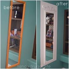 Spiegel Diy, Mirror Upgrade, Cheap Mirrors, Plain Mirror, Frame Flowers, Mirror Makeover, Mirror Ideas, Length Mirror, Diy Mirror