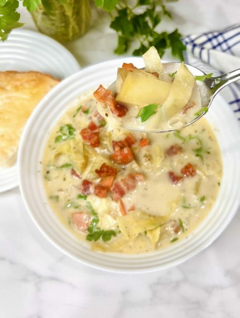 Creamy Cabbage Soup - Simple & Delicious Comfort Food Cream Of Cabbage Soup Recipe, Vegetarian Soup Recipes Easy, Creamy Cabbage Soup, Cabbage And Potato Soup, Cabbage Potato Soup, Creamy Cabbage, Easy Cabbage Soup, Bacon Soup Recipes, Soup Simple