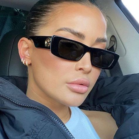 Minimalistic Streetwear, Silver Gradient, Types Of Sunglasses, Sunglasses Outfit, Authentic Models, Sunglasses Women Vintage, Grey Sunglasses, Gucci Eyewear, Stylish Glasses