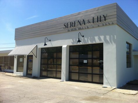 Serena & Lily Opens in Wainscott Next Week | East Hampton, NY Patch Warehouse Exterior Design, Business Exterior, Beach Market, Mini Mart, Metal Building Designs, Commercial Design Exterior, Warehouse Design, Storefront Design, Office Remodel