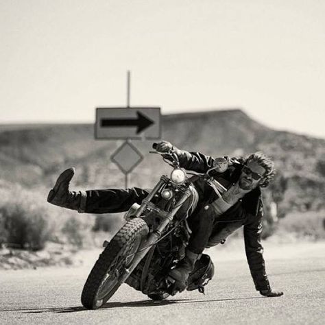 Kustom♛King Motorcycle Memes, Motos Vintage, Мотоциклы Cafe Racers, Motorcycle Culture, Biker Lifestyle, Motorcycle Pictures, Bobber Chopper, Biker Life, Big Wheel