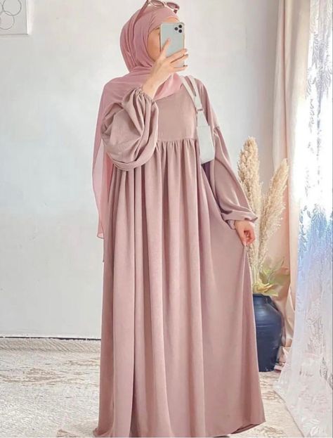 Islamic Outfits For Women, Simple Abaya Designs, Stylish Abaya, Islamic Modest Fashion, Muslimah Fashion Casual, Fashion Week Dresses, Islamic Fashion Dresses, Hijabista Fashion, Stile Hijab