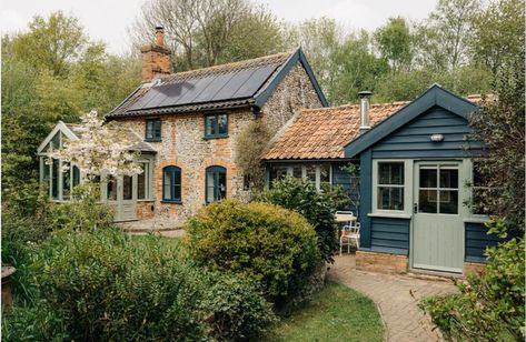 Chalet Extension, Cottage Extension, Plank Door, Architecture Renovation, Blue Mosaic Tile, South Facing Garden, Interior Luxury, Outdoor Seating Area, Stable Door