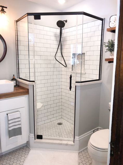 Farmhouse bathroom Corner Shower Bench Ideas, Corner Shower For Small Bathrooms, Sink Behind Toilet, 4x4 Bathroom Layout, Small Stall Shower Ideas, 5x6 Bathroom Layout, 7x7 Bathroom Layout, 7x7 Bathroom, 6x6 Bathroom Layout