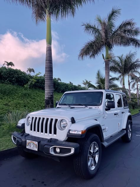 White Jeep Wrangler, Rolls Royce Car, Most Luxurious Car, Auto Jeep, White Jeep, Car Luxury, Girly Car, Dream Cars Jeep, Jeep Rubicon