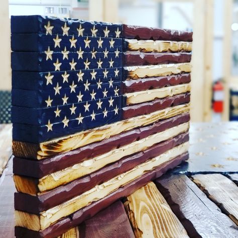 Pallet American Flag, Flag Wood Sign, Flag Pallet, American Flag Diy, Lath Art, Wood Flags, Idea Man, Wooden Flags, Flag Ideas