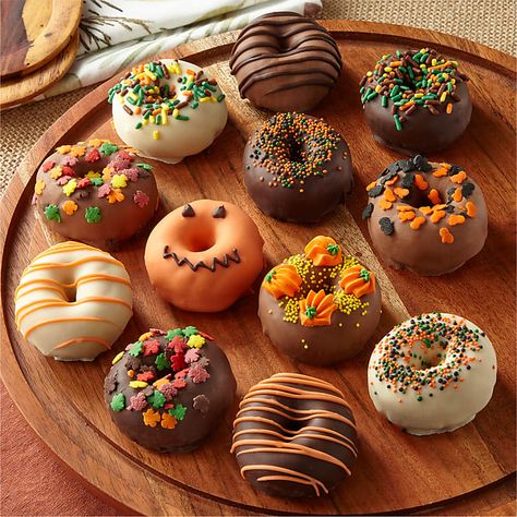 Fall through the perfect donut hole this season with Belgian Fall Mini Chocolate Donuts. Each treat is hand-decorated with fun fall confections to celebrate the changing season. Fall Donut Decorating Ideas, Fall Donuts Decorated, Thanksgiving Donuts Ideas, Mini Donut Recipes, Fall Donuts, Donut Ideas, Donut Decorating Ideas, Fancy Donuts, Halloween Donuts