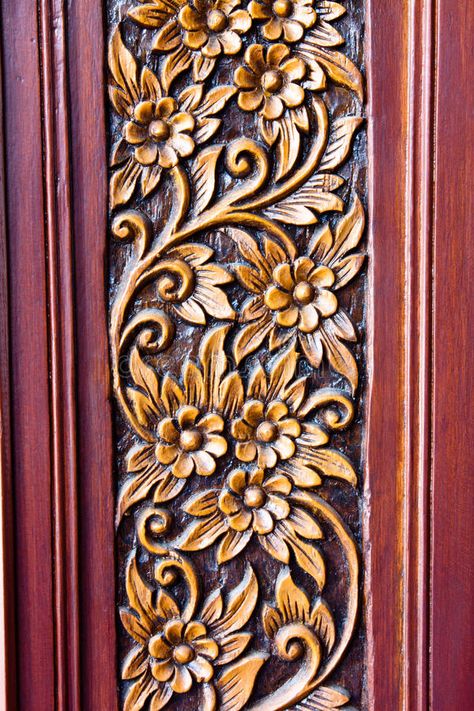 Wood Carving Of Flowers And Leaves Stock Image - Image of petal, brown: 16939231 Unique Wood Carving, Wood Carving Furniture, Wood Carving Tools Knives, Hand Carved Teak, Dremel Wood Carving, Furniture Design Wooden, Wood Carving Designs, Flower Carving, Wood Carving Patterns