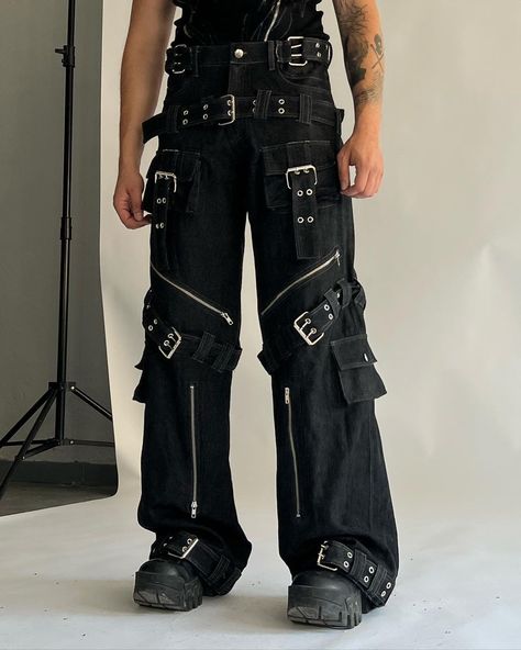 Male Gothic Outfits, Punk Male Outfits, Male Punk Outfits, Goth Mens Fashion, Punk Fashion Male, Punk Outfits Men, Goth Outfits Men, Punk Style Outfits, Cargo Pants Outfit