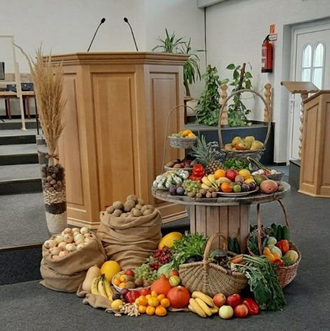 Thanksgiving Decorations Church, Church Thanksgiving Decorations, Harvest Decorations For Church, Fall Church Decorations, Thanksgiving Church Decorations, Church Harvest Festival, Christmas Fayre Ideas, Church Altar Decorations, Harvest Day