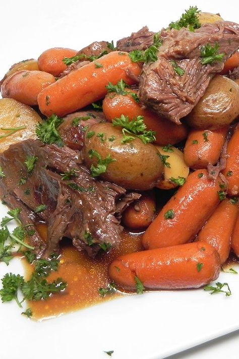 Instapot Venison Stew Recipes, Venison Pot Roast Instant Pot, Pressure Cooker Venison Stew, Venison Roast Pressure Cooker, Deer Stew Meat Recipes Instant Pot, Deer Meat Pressure Cooker Recipes, Venison Football Roast Recipes, Deer Pot Roast, Venison Roast Recipes Instant Pot