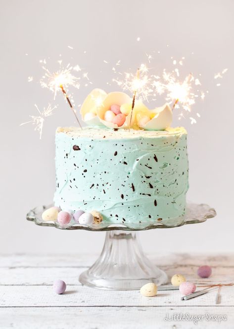 Speckled Egg Cake, Cake White Chocolate, Chocolate Peppermint Cake, Easter Egg Cake, Peppermint Cake, Easter Cake Recipes, White Chocolate Peppermint, White Chocolate Cake, Yoghurt Cake