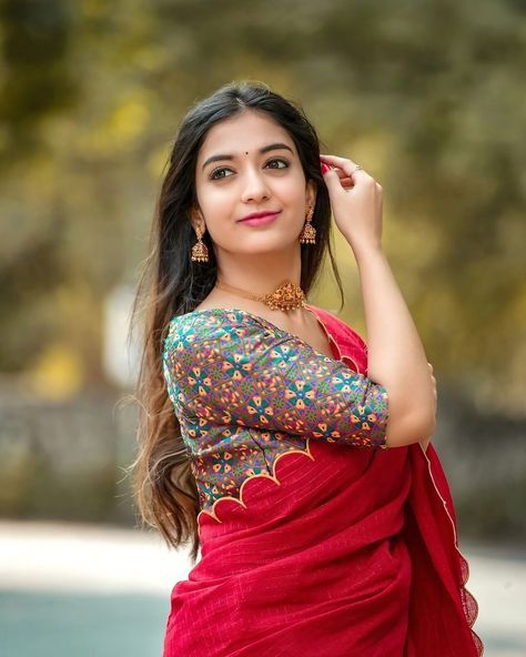 30+ Best Ladies photo Dpz, HD Images Latest Saree Blouse, Bride Photos Poses, Saree Poses, Saree Photoshoot, Saree Blouse Designs Latest, Indian Woman, Photo Poses For Couples, Photography Poses Women, Saree Look