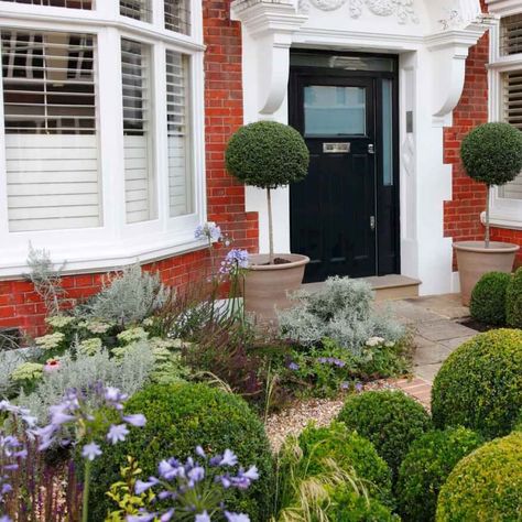 Victorian Front Garden Ideas, Small Front Garden Ideas, Victorian Front Garden, Front Garden Ideas Driveway, Sloping Garden, Garden Ideas Driveway, Garden Ideas Uk, Front Garden Ideas, Small Front Gardens