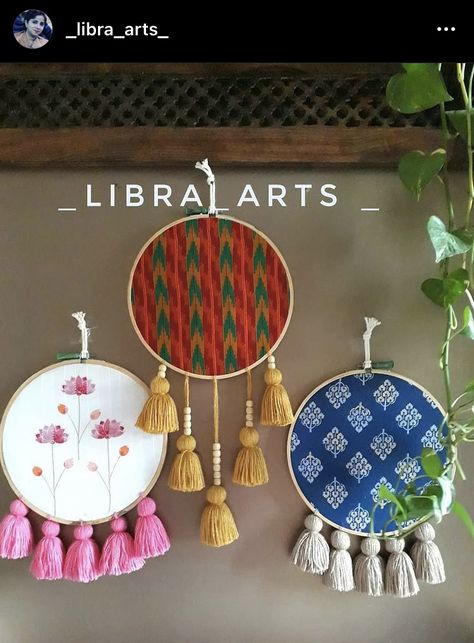 Festive Wall Decoration Ideas, Embroidery Hoop Wall Decor, Embroidery Hoop Decor, Handmade Decorative Items, Fabric Wall Decor, Diwali Decoration Items, Diwali Craft, Art And Craft Videos, Art Decor Diy