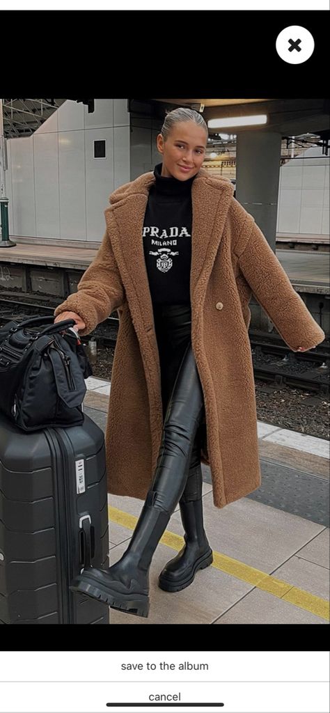 Outfits With Brown Leather Leggings, Krakow Winter Outfit, Outfit For Paris Winter, Krakow Outfits, Uk Winter Outfits, How To Style Black Leggings, Black Leggings Outfits, Teddy Coat Outfit, Comfy Summer Outfits