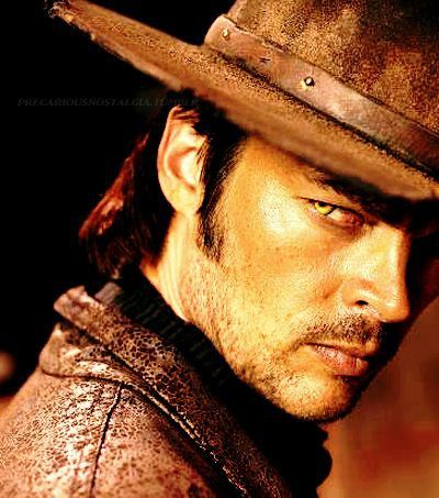 The Black Hat, vampire guy, from The Priest movie. His vibes, energies, and spirit, needs a movie, of his own. Handsome guy, and those yellow eyes. He is a mixture of a cowboy, and a vampire. Karl Urban Black Hat, Priest Movie, Cowboy Vampire, Vampire Cowboy, Vampire Guy, Harry Dresden, Bat Hat, Vampire Eyes, Vampire Movies