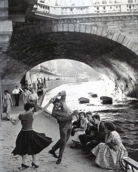 Simple is Beautiful on Instagram: “photo by Paul Almasy, Rock 'n' roll on the docks of Paris, c. 1950 #photography #photographer #photooftheday #picoftheday…” Vintage Parisian, French Aesthetic, African Dance, Old Paris, Paris Vintage, Paris Aesthetic, Rock N’roll, Postcard Collection, Vintage Paris