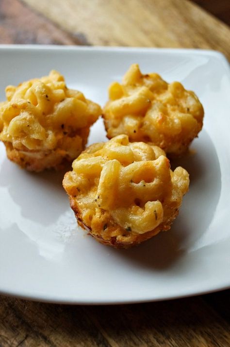 Sometimes, you need to be able to eat your mac & cheese on-the-go. Get the recipe from Old House to New Home.   - Delish.com Cheese Bites Recipe, Mac And Cheese Cups, Cheese Cups, Host Party, Mac And Cheese Bites, Hosting Ideas, Big Moon, Baked Mac N Cheese, Salad Pasta