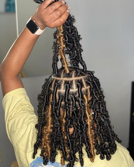 Medium Length Hairstyles Easy, Locs Short, Butterfly Locs, Medium Length Hairstyles, Big Box Braids Hairstyles, Faux Locs Hairstyles, Cute Box Braids Hairstyles, Twist Braid Hairstyles, Protective Hairstyles Braids