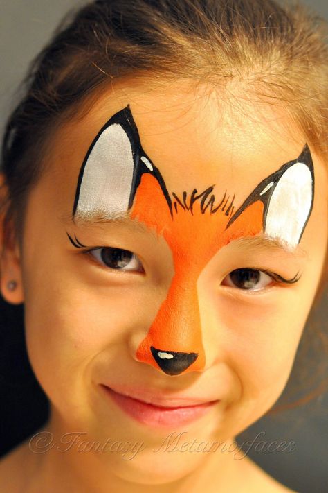 Fox face painting Funny Face Paint, Fox Face Paint, Dragon Face Painting, Tiger Makeup, Animal Face Paintings, Face Painting For Boys, Christmas Face Painting, Girl Face Painting, Doll Face Paint