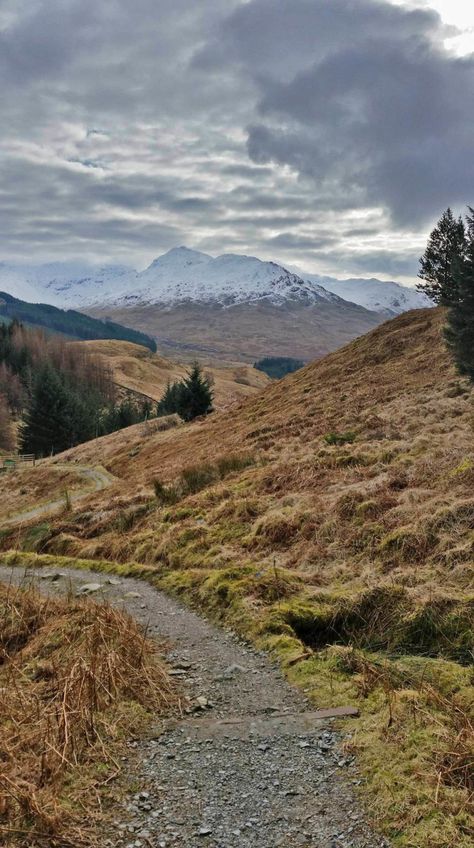 West Highland Way, Scotland Landscape, Hill Walking, Plane Travel, Scottish Landscape, England And Scotland, Holiday Planning, West Highlands, Places Of Interest