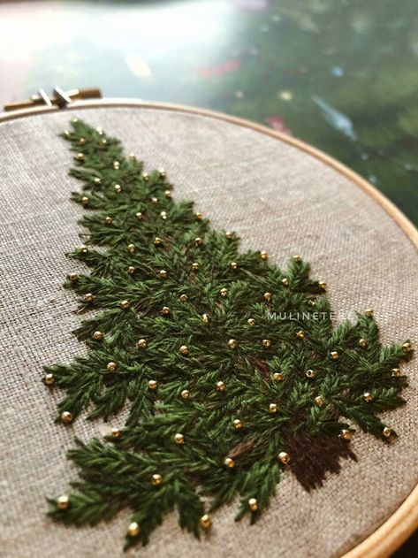 Embroidery Inspiration Christmas, Xmas Embroidery Patterns, Painted Christmas Crafts, Moody Embroidery, Nature Embroidery Inspiration, Fun Embroidery Ideas, Embroidery Ideas For Beginners, Unique Embroidery Ideas, Needle Point Patterns